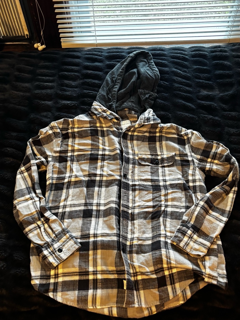 American Eagle Outfitters Black & Cream Plaid Hooded Button-Down Shirt